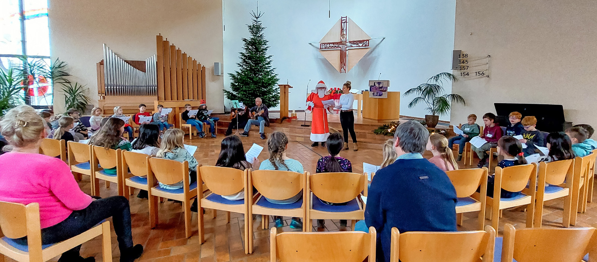 Bild: Nikolaus bei den Leselöwen