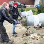 Bild: Weihnachtsbaumverkauf Baumvorbereitung Transport